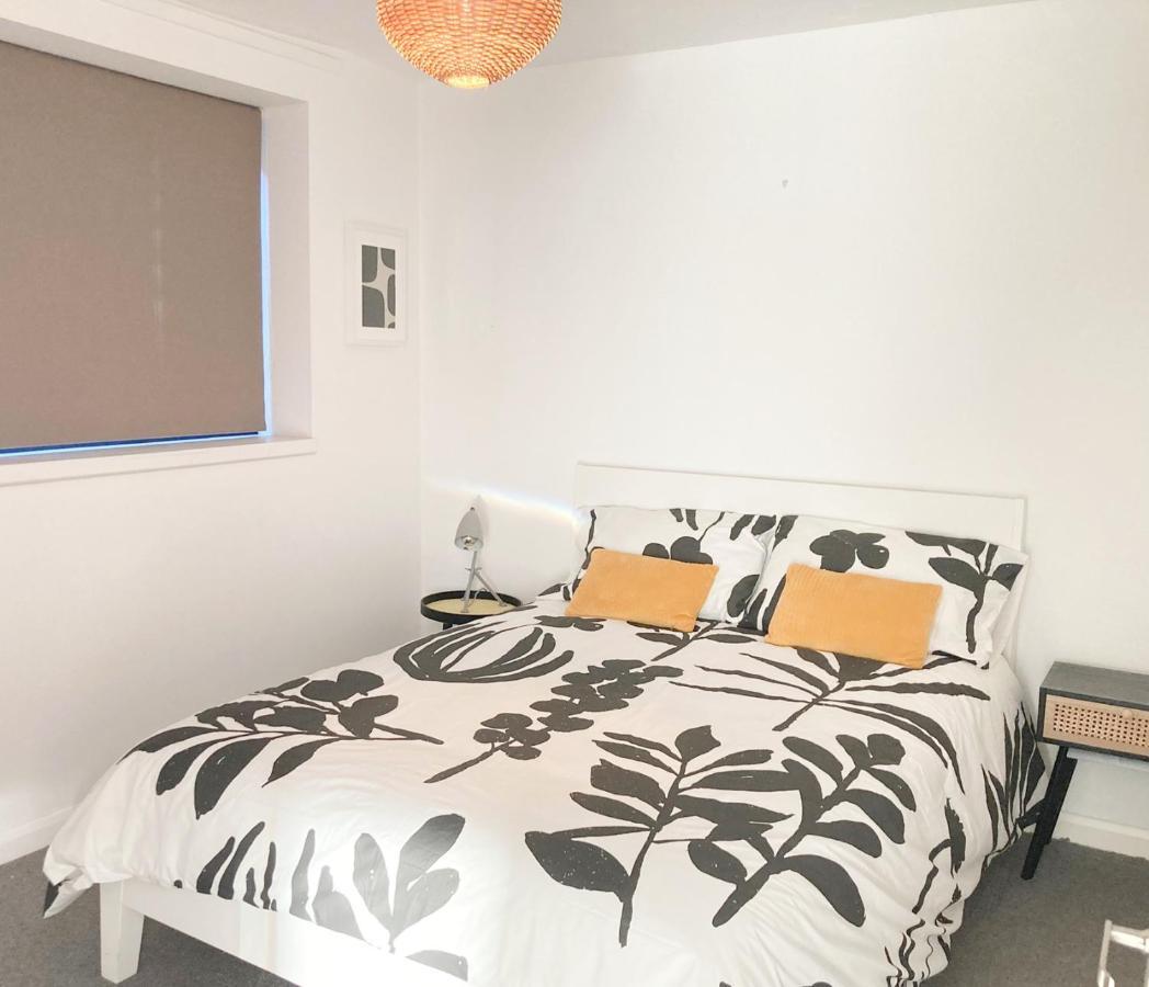 Contractor And Family Friendly Grade II Townhouse- 3 Bedrooms- Free Parking Norwich Exterior photo